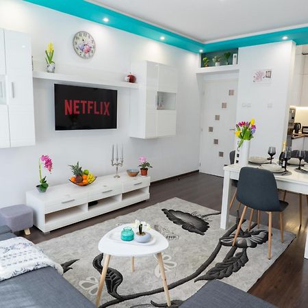 Luxury 2 Bedroom Apartment In Central Várna Kültér fotó