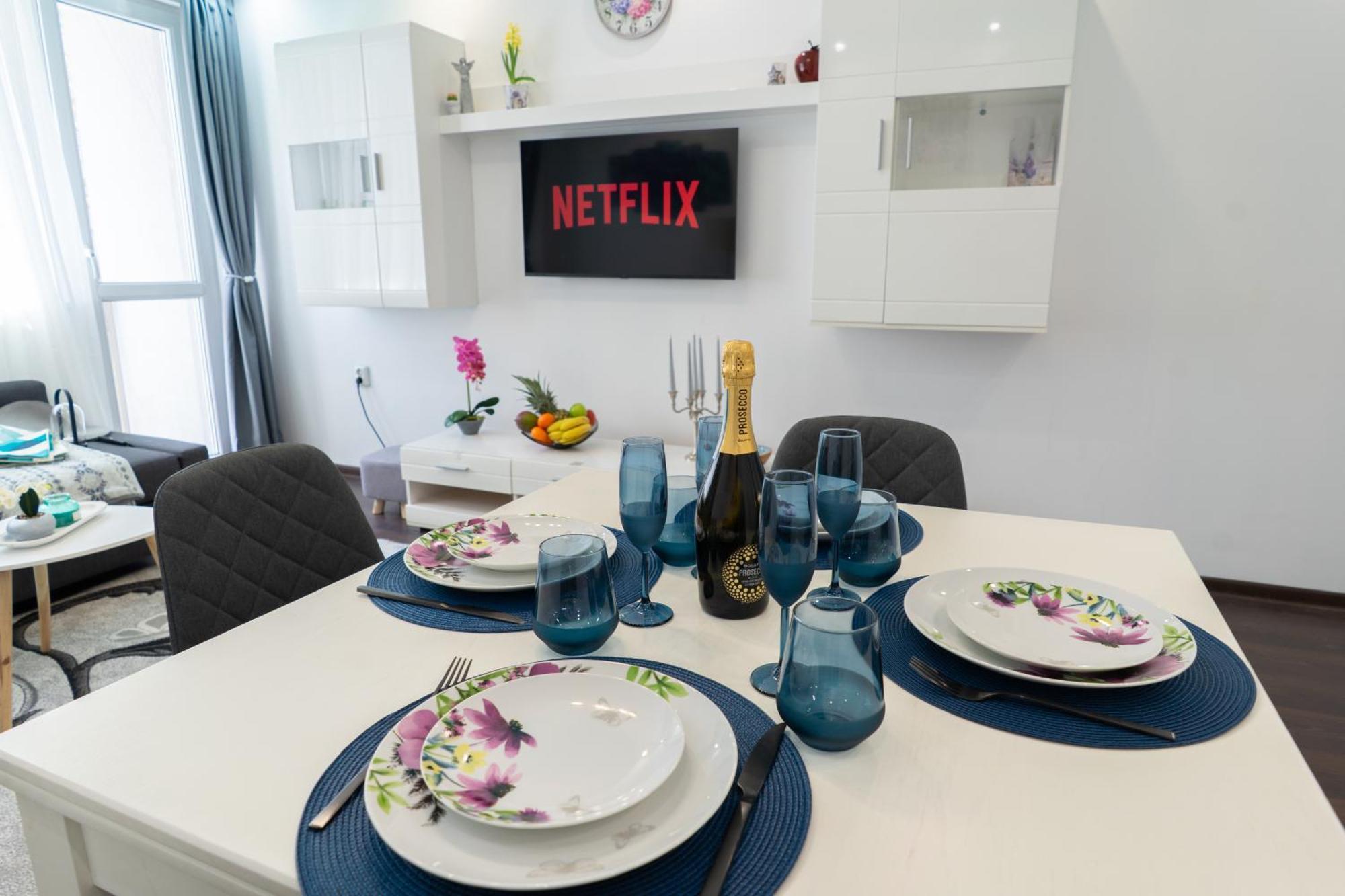 Luxury 2 Bedroom Apartment In Central Várna Kültér fotó